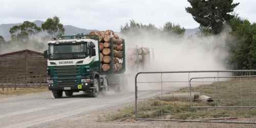 truck-generated-dust-at-pipiwai-issue-for-more-than-10-years-graham-wright-via-nzherald-co-nz